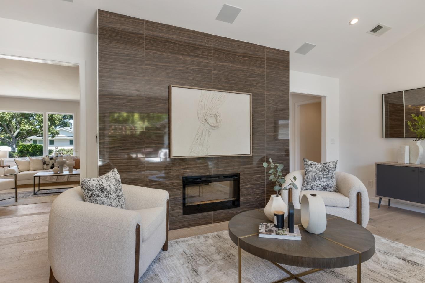Detail Gallery Image 14 of 43 For 34 Carriage Ct, Los Altos,  CA 94022 - 5 Beds | 5 Baths