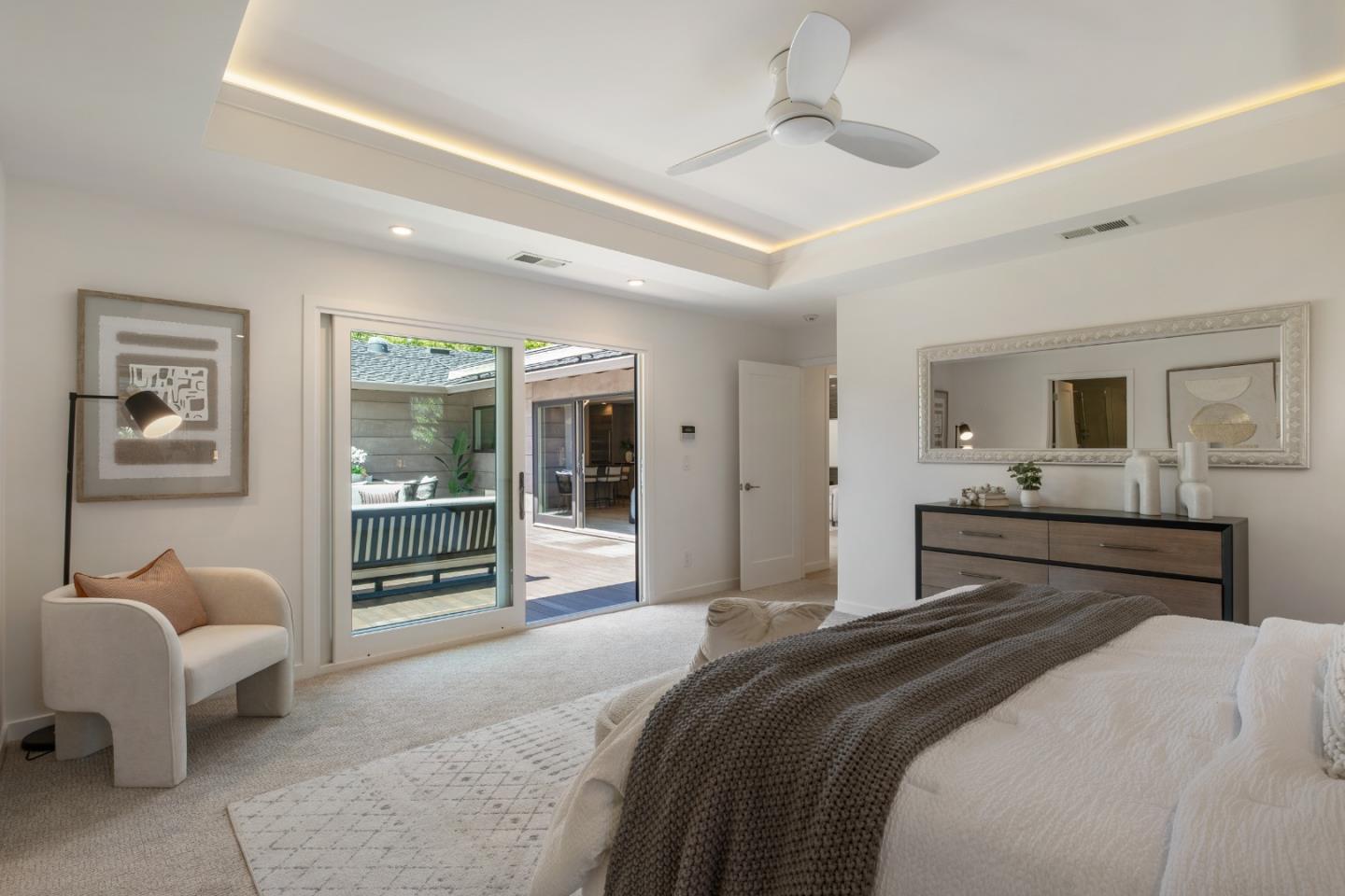 Detail Gallery Image 21 of 43 For 34 Carriage Ct, Los Altos,  CA 94022 - 5 Beds | 5 Baths