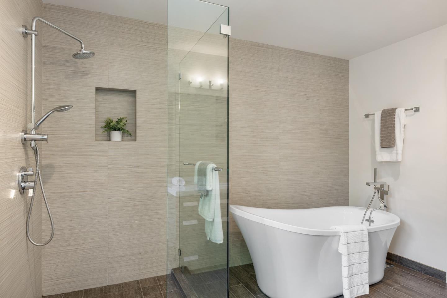 Detail Gallery Image 23 of 43 For 34 Carriage Ct, Los Altos,  CA 94022 - 5 Beds | 5 Baths