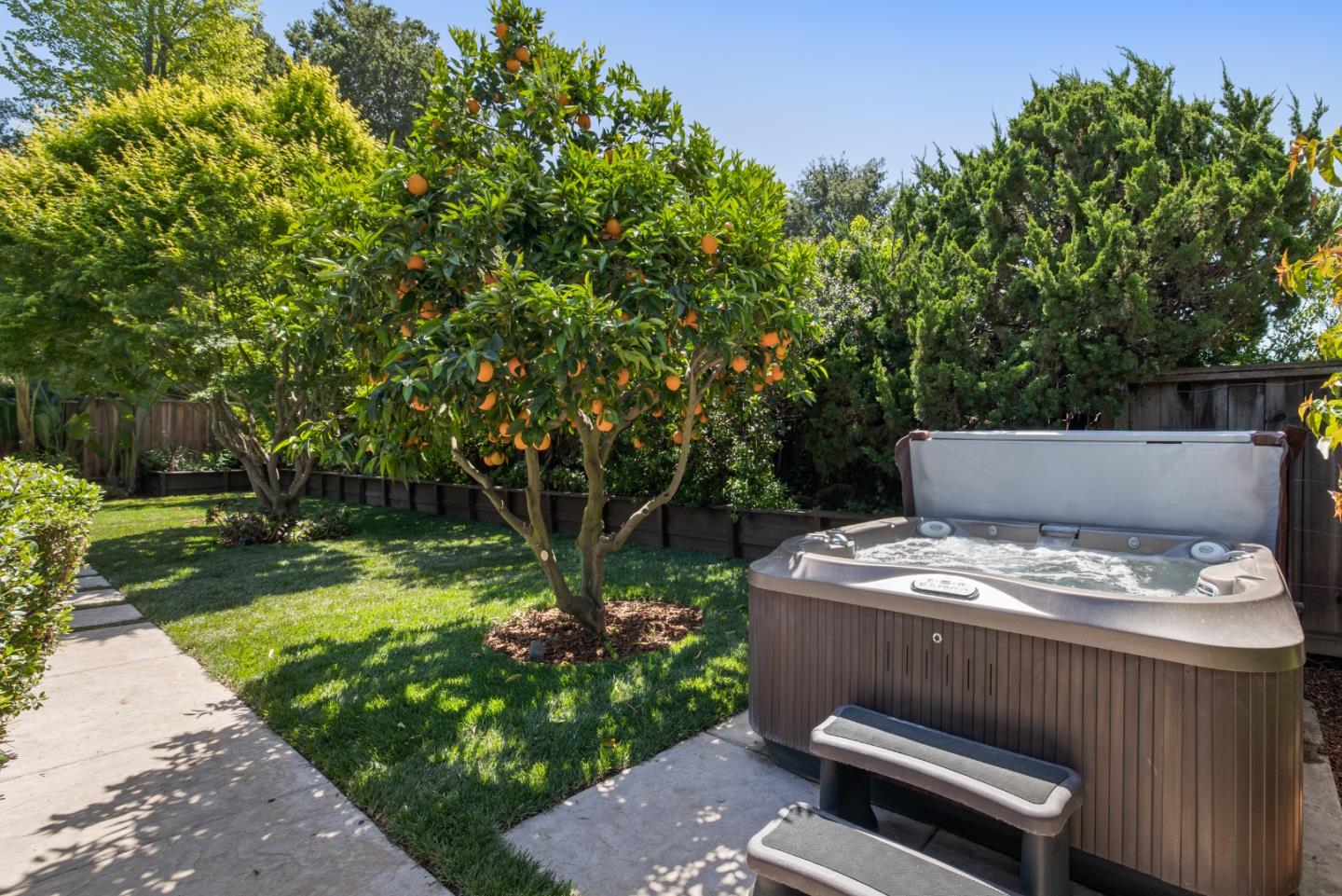 Detail Gallery Image 43 of 43 For 34 Carriage Ct, Los Altos,  CA 94022 - 5 Beds | 5 Baths