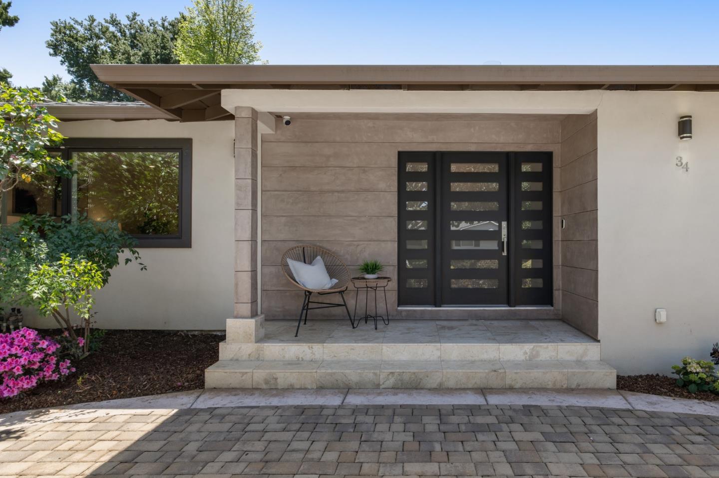 Detail Gallery Image 6 of 43 For 34 Carriage Ct, Los Altos,  CA 94022 - 5 Beds | 5 Baths