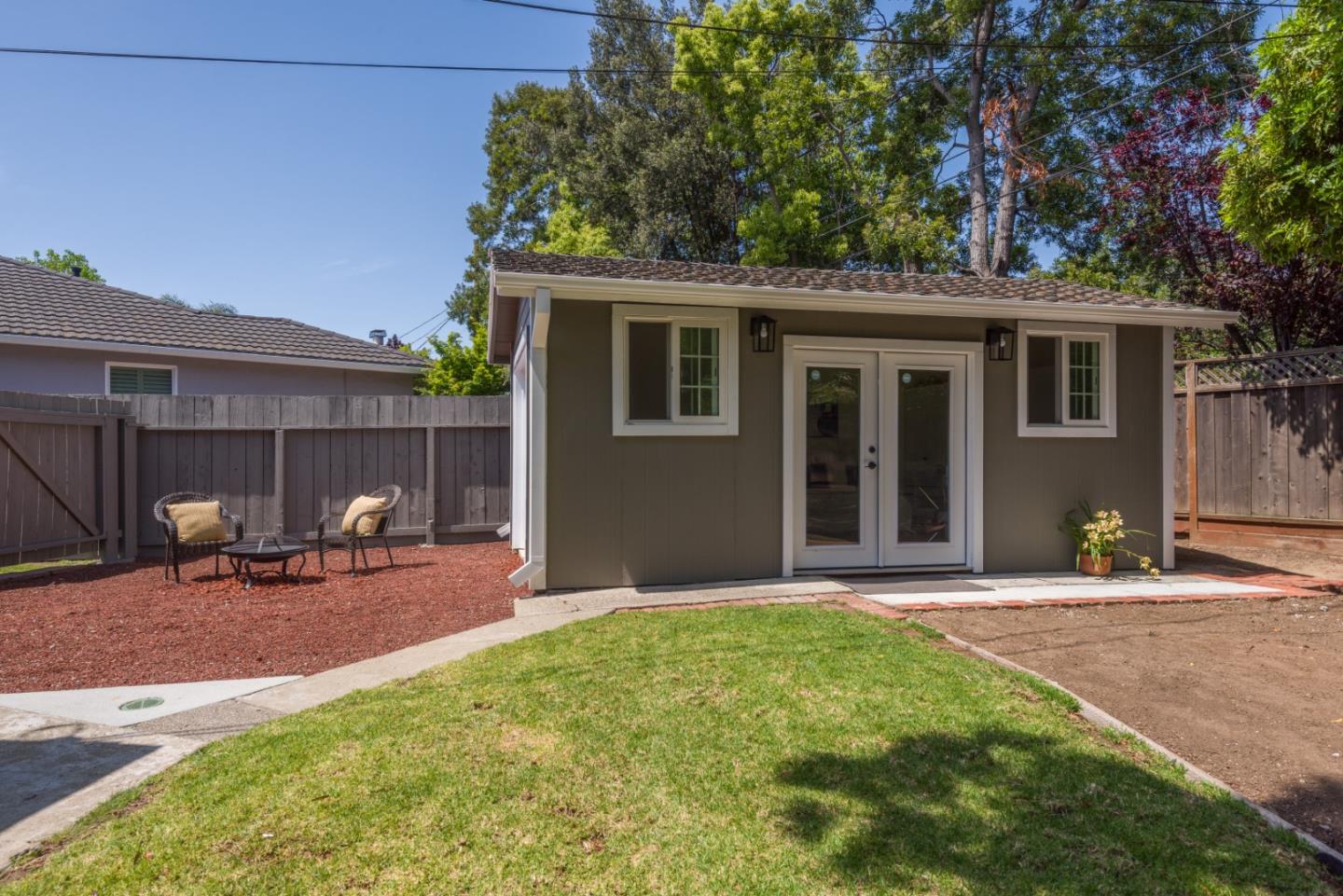 Detail Gallery Image 17 of 31 For 11 Meadow Ct, San Mateo,  CA 94403 - 3 Beds | 1 Baths