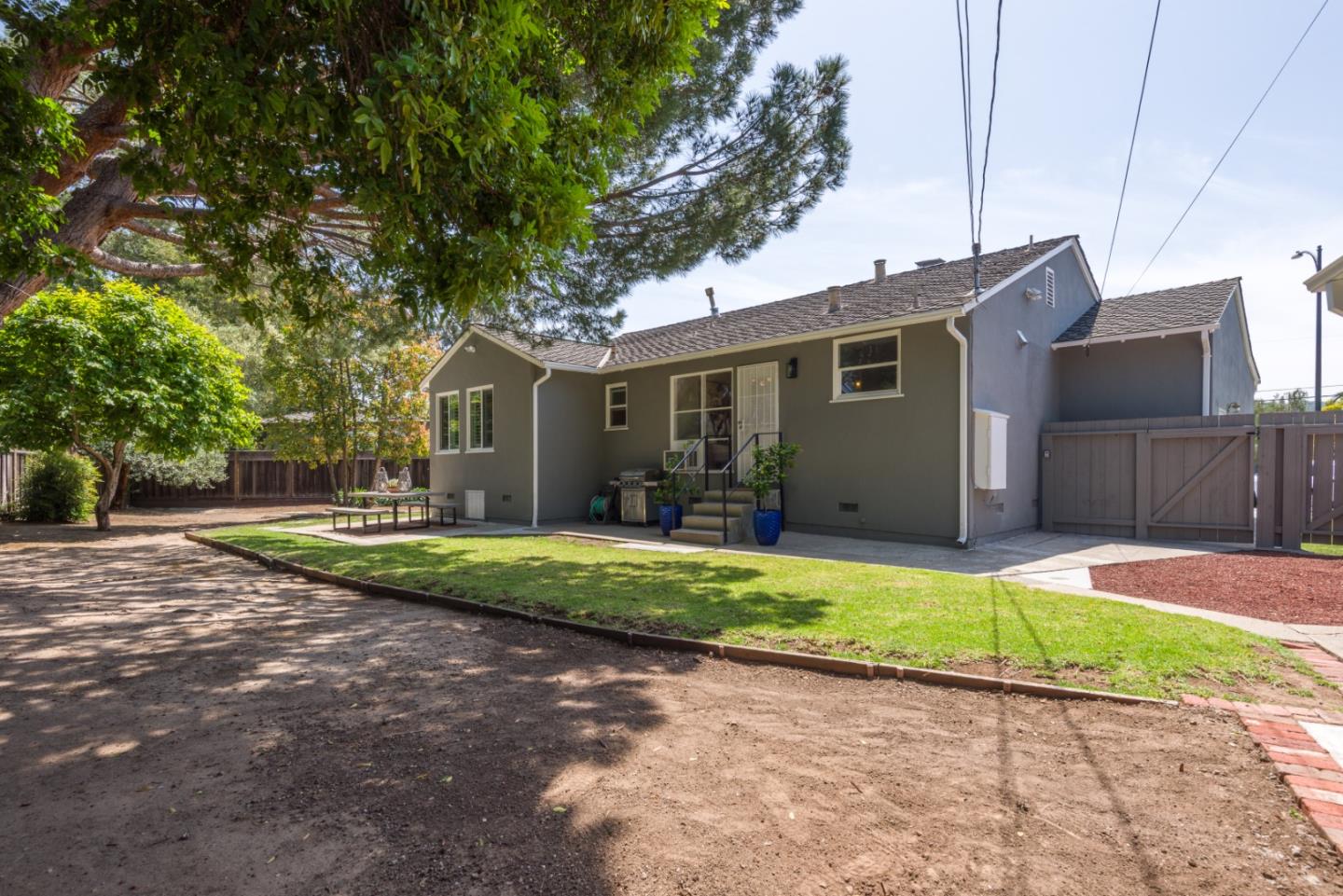Detail Gallery Image 24 of 31 For 11 Meadow Ct, San Mateo,  CA 94403 - 3 Beds | 1 Baths