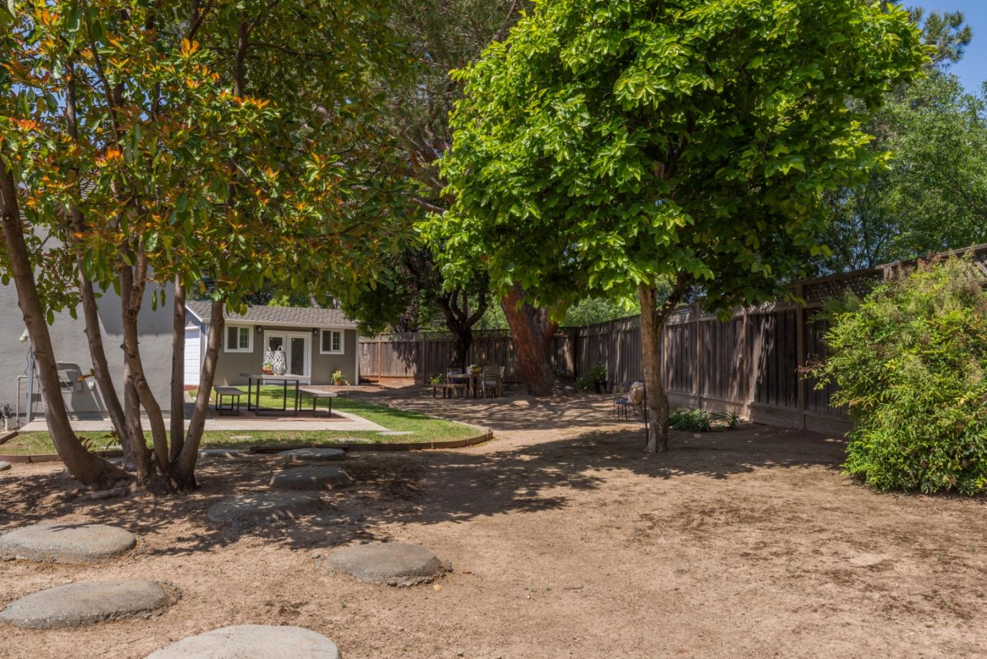 Detail Gallery Image 27 of 31 For 11 Meadow Ct, San Mateo,  CA 94403 - 3 Beds | 1 Baths
