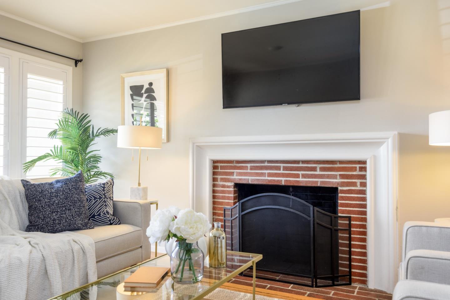 Detail Gallery Image 5 of 31 For 11 Meadow Ct, San Mateo,  CA 94403 - 3 Beds | 1 Baths