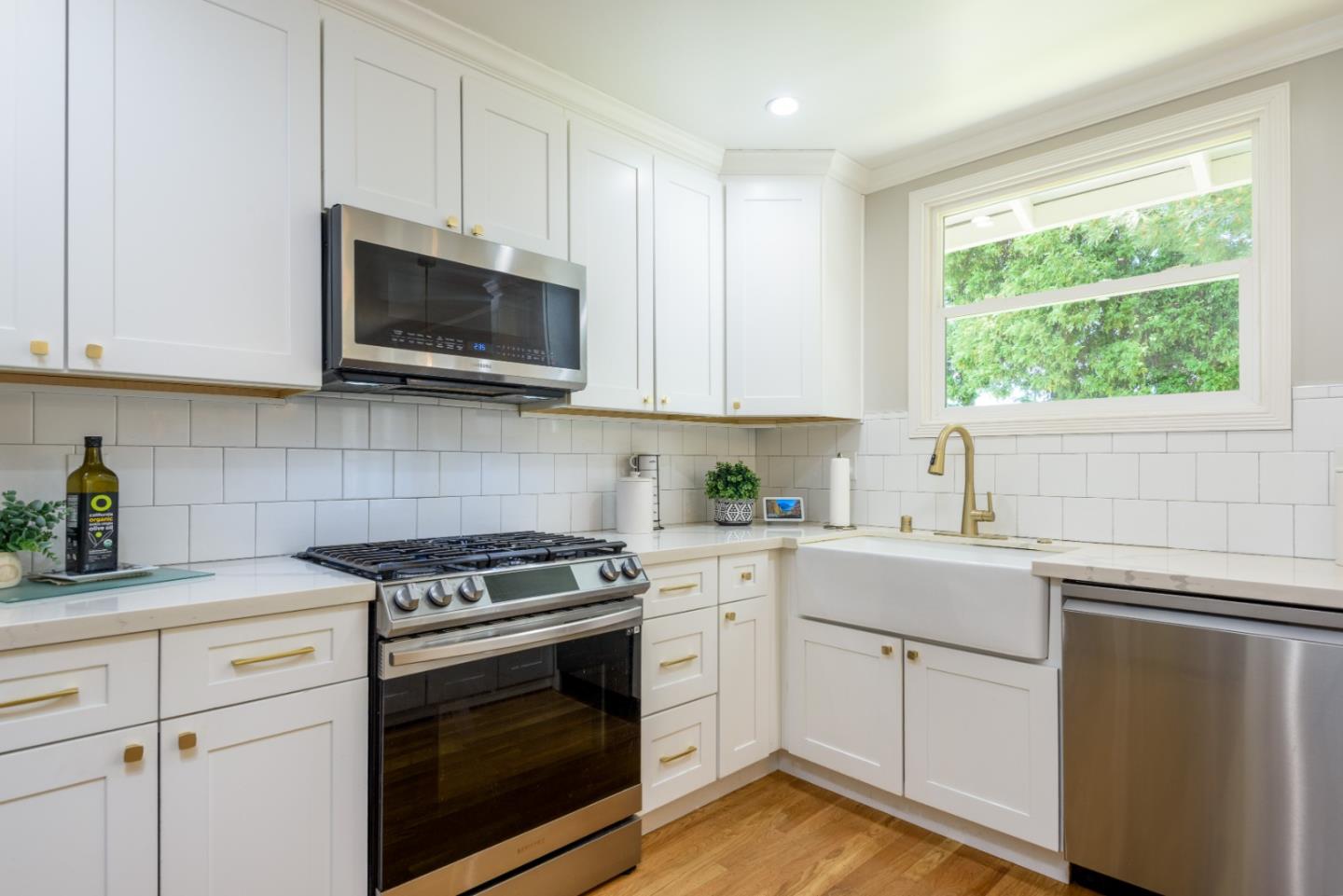 Detail Gallery Image 9 of 31 For 11 Meadow Ct, San Mateo,  CA 94403 - 3 Beds | 1 Baths
