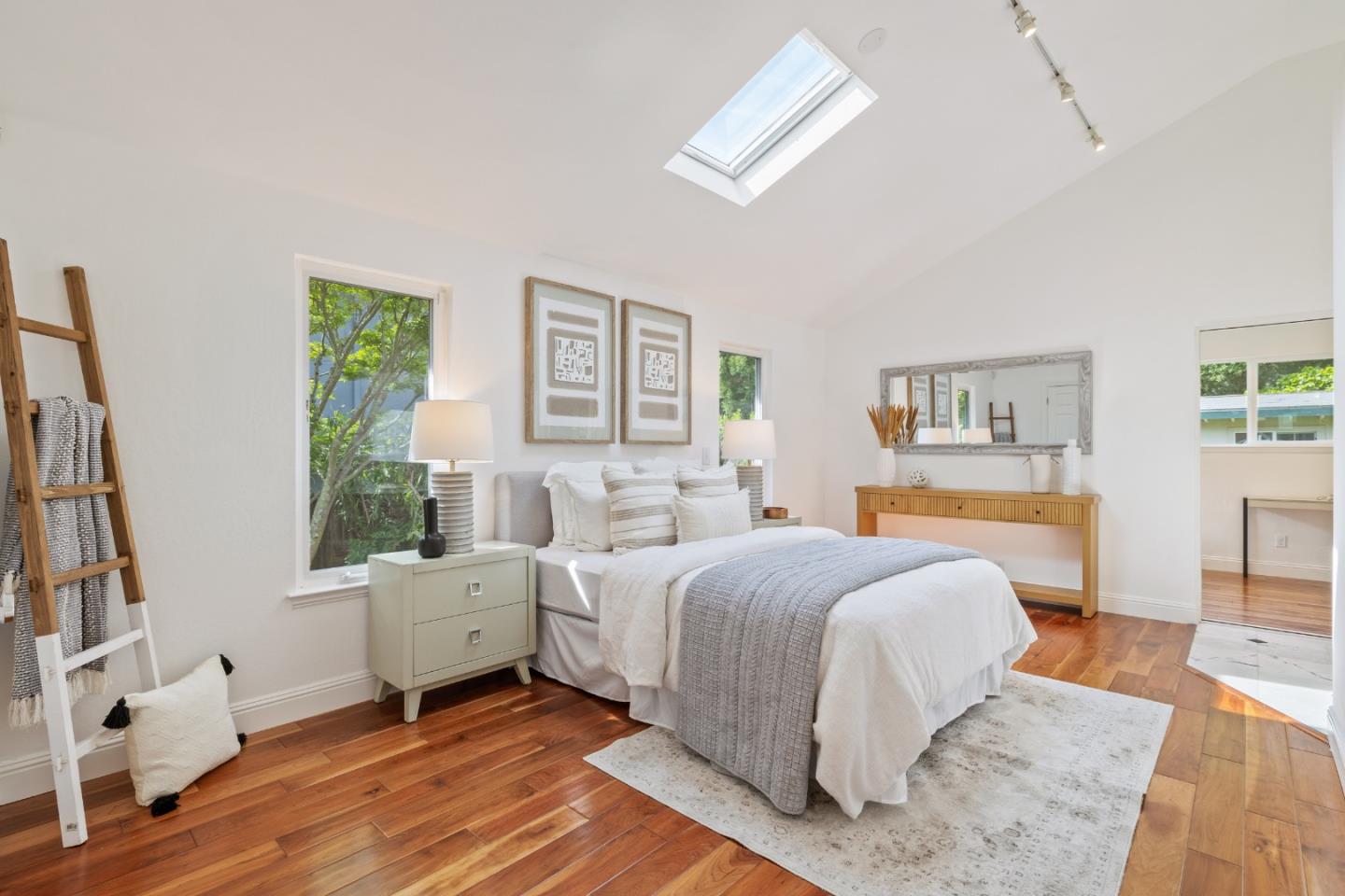 Detail Gallery Image 14 of 38 For 668 Canyon Rd, Redwood City,  CA 94062 - 4 Beds | 4 Baths
