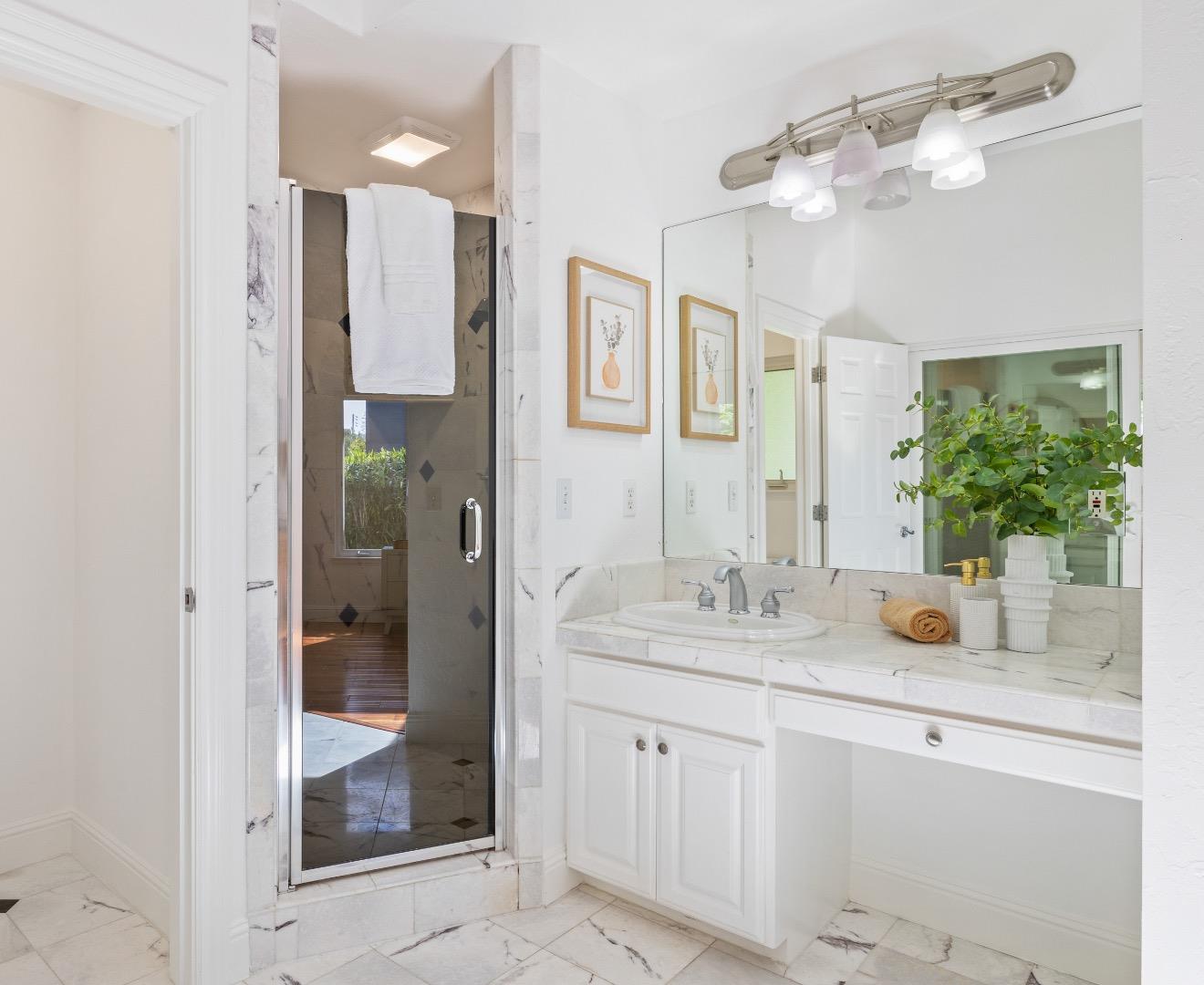 Detail Gallery Image 20 of 38 For 668 Canyon Rd, Redwood City,  CA 94062 - 4 Beds | 4 Baths