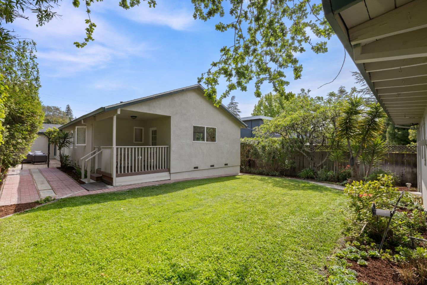 Detail Gallery Image 26 of 38 For 668 Canyon Rd, Redwood City,  CA 94062 - 4 Beds | 4 Baths
