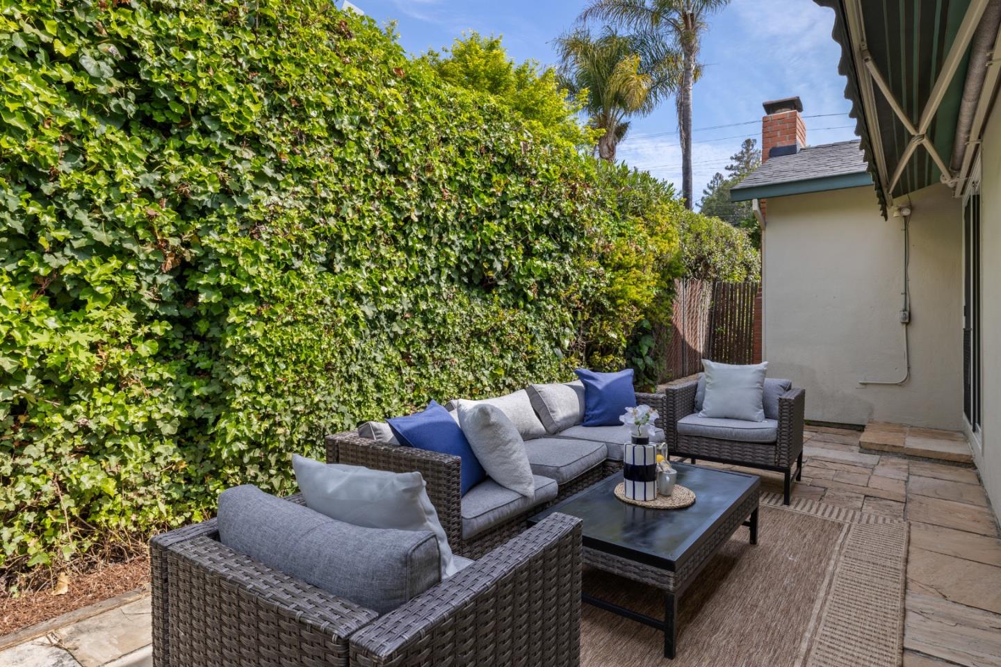 Detail Gallery Image 27 of 38 For 668 Canyon Rd, Redwood City,  CA 94062 - 4 Beds | 4 Baths