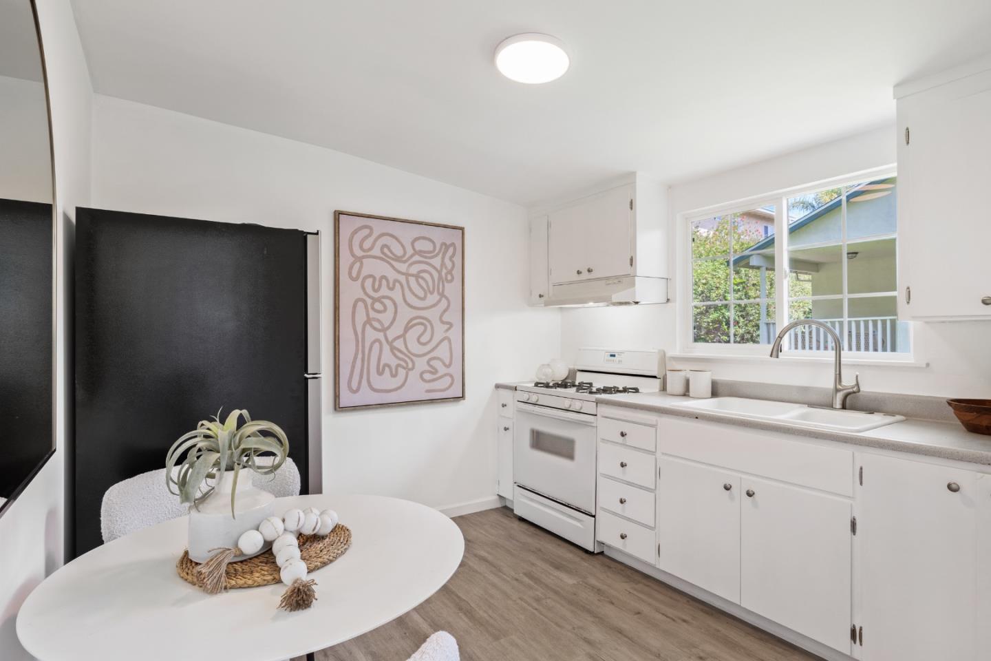 Detail Gallery Image 33 of 38 For 668 Canyon Rd, Redwood City,  CA 94062 - 4 Beds | 4 Baths