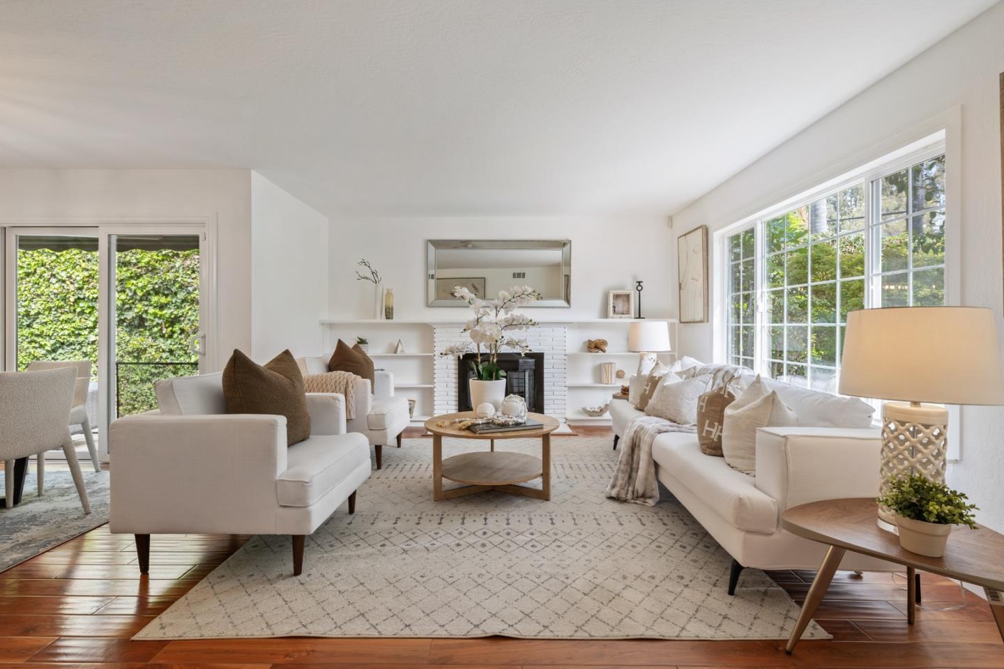 Detail Gallery Image 5 of 38 For 668 Canyon Rd, Redwood City,  CA 94062 - 4 Beds | 4 Baths