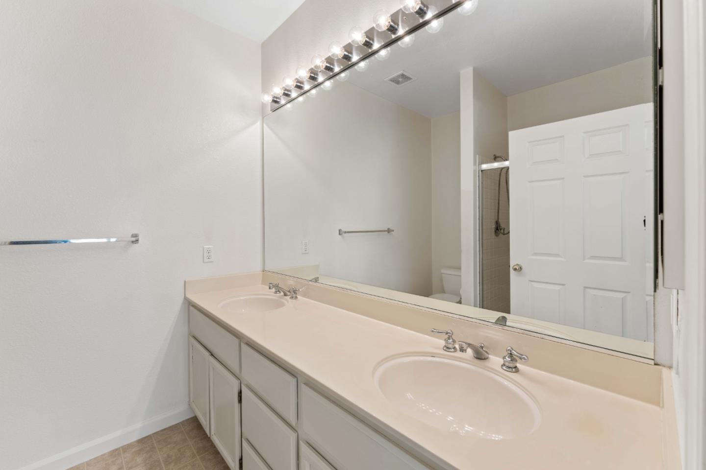 Detail Gallery Image 7 of 18 For 5987 Lake Hennessy Ct Ct, San Jose,  CA 95123 - 2 Beds | 2 Baths