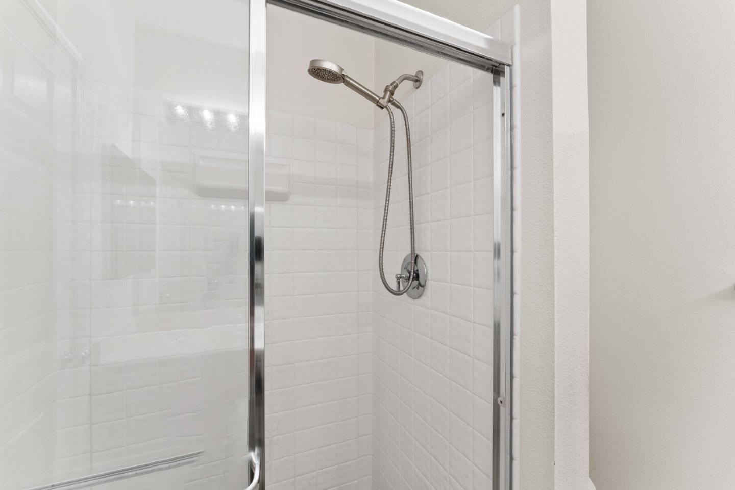 Detail Gallery Image 8 of 18 For 5987 Lake Hennessy Ct Ct, San Jose,  CA 95123 - 2 Beds | 2 Baths