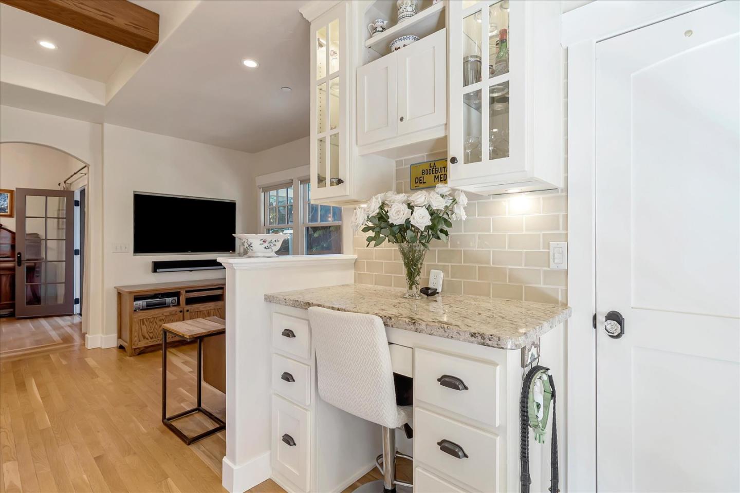 Detail Gallery Image 11 of 30 For 1568 Mariposa Ave, Palo Alto,  CA 94306 - 4 Beds | 4 Baths