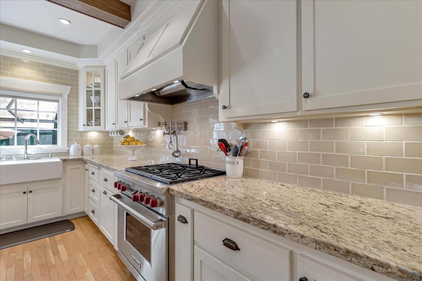 Detail Gallery Image 12 of 30 For 1568 Mariposa Ave, Palo Alto,  CA 94306 - 4 Beds | 4 Baths