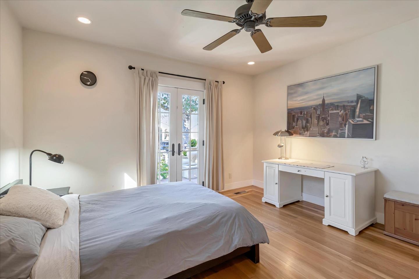 Detail Gallery Image 17 of 30 For 1568 Mariposa Ave, Palo Alto,  CA 94306 - 4 Beds | 4 Baths