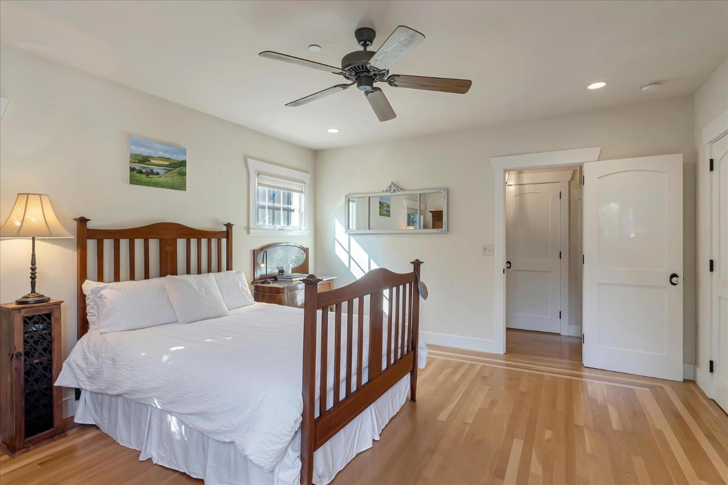 Detail Gallery Image 18 of 30 For 1568 Mariposa Ave, Palo Alto,  CA 94306 - 4 Beds | 4 Baths