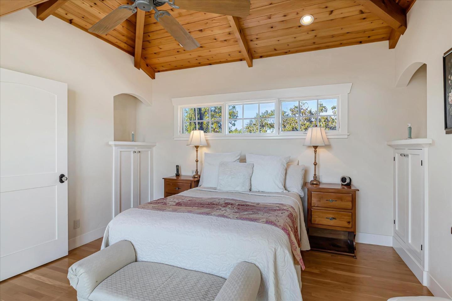 Detail Gallery Image 19 of 30 For 1568 Mariposa Ave, Palo Alto,  CA 94306 - 4 Beds | 4 Baths