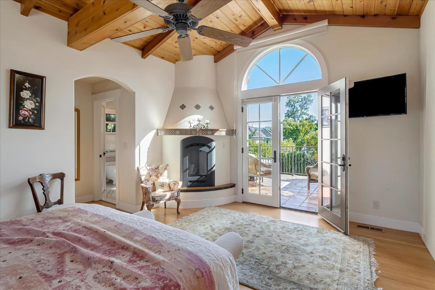 Detail Gallery Image 20 of 30 For 1568 Mariposa Ave, Palo Alto,  CA 94306 - 4 Beds | 4 Baths