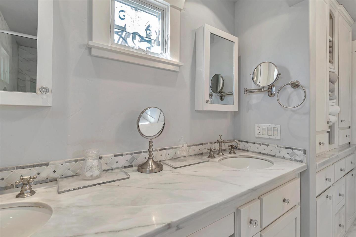 Detail Gallery Image 25 of 30 For 1568 Mariposa Ave, Palo Alto,  CA 94306 - 4 Beds | 4 Baths