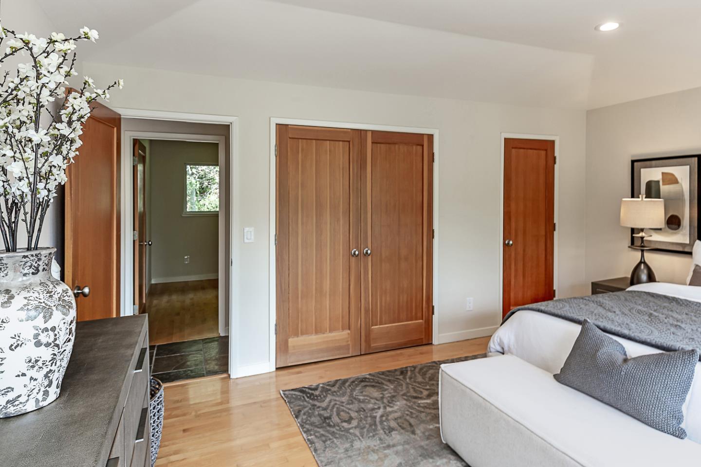 Detail Gallery Image 19 of 42 For 26350 Taaffe Rd, Los Altos Hills,  CA 94022 - 4 Beds | 2/1 Baths