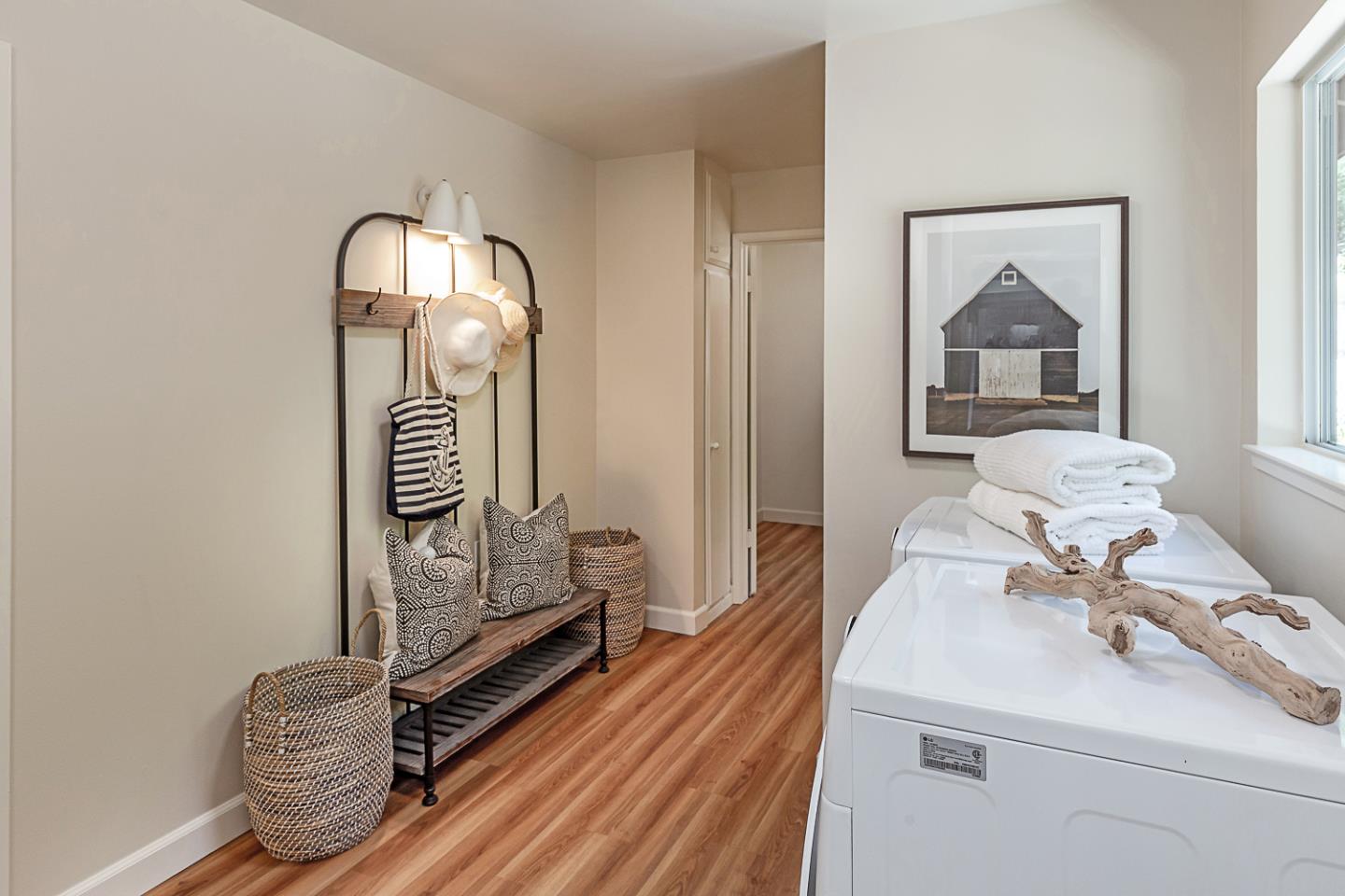 Detail Gallery Image 26 of 42 For 26350 Taaffe Rd, Los Altos Hills,  CA 94022 - 4 Beds | 2/1 Baths