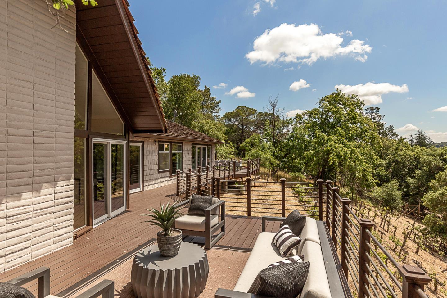 Detail Gallery Image 30 of 42 For 26350 Taaffe Rd, Los Altos Hills,  CA 94022 - 4 Beds | 2/1 Baths