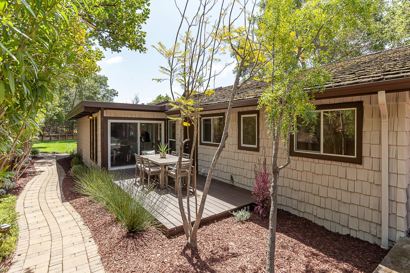 Detail Gallery Image 4 of 42 For 26350 Taaffe Rd, Los Altos Hills,  CA 94022 - 4 Beds | 2/1 Baths