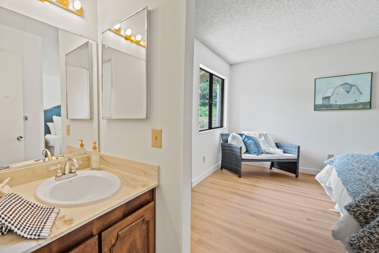 Detail Gallery Image 12 of 17 For 70 Forest Ridge Rd #22,  Monterey,  CA 93940 - 2 Beds | 2/1 Baths