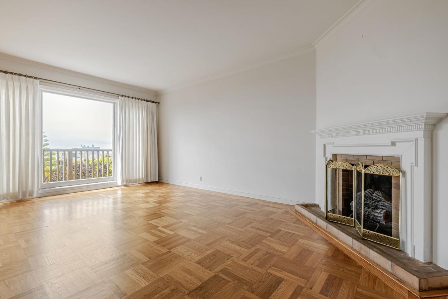Detail Gallery Image 10 of 74 For 1731 32nd Ave, San Francisco,  CA 94122 - 2 Beds | 1/1 Baths