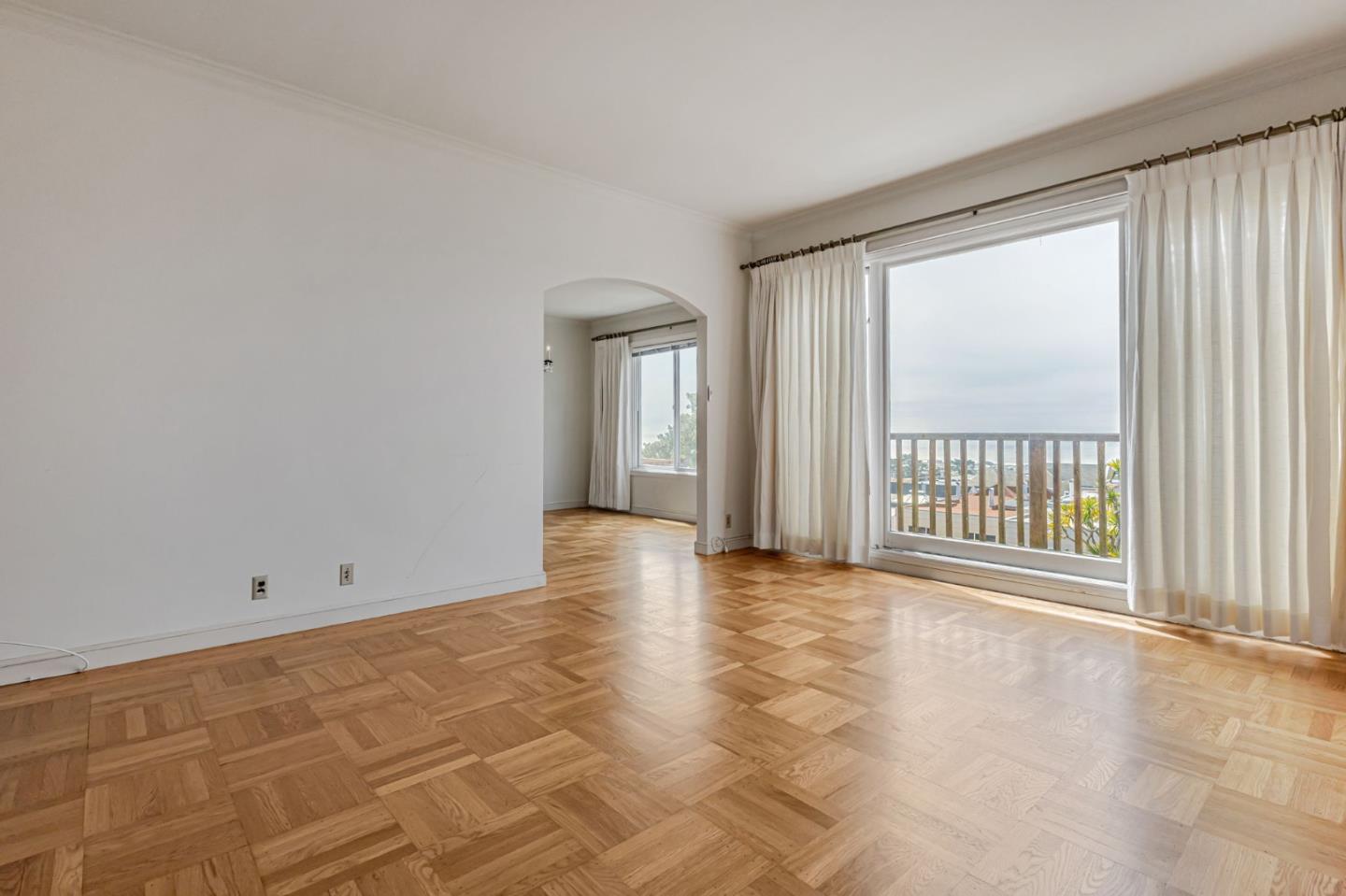 Detail Gallery Image 11 of 74 For 1731 32nd Ave, San Francisco,  CA 94122 - 2 Beds | 1/1 Baths