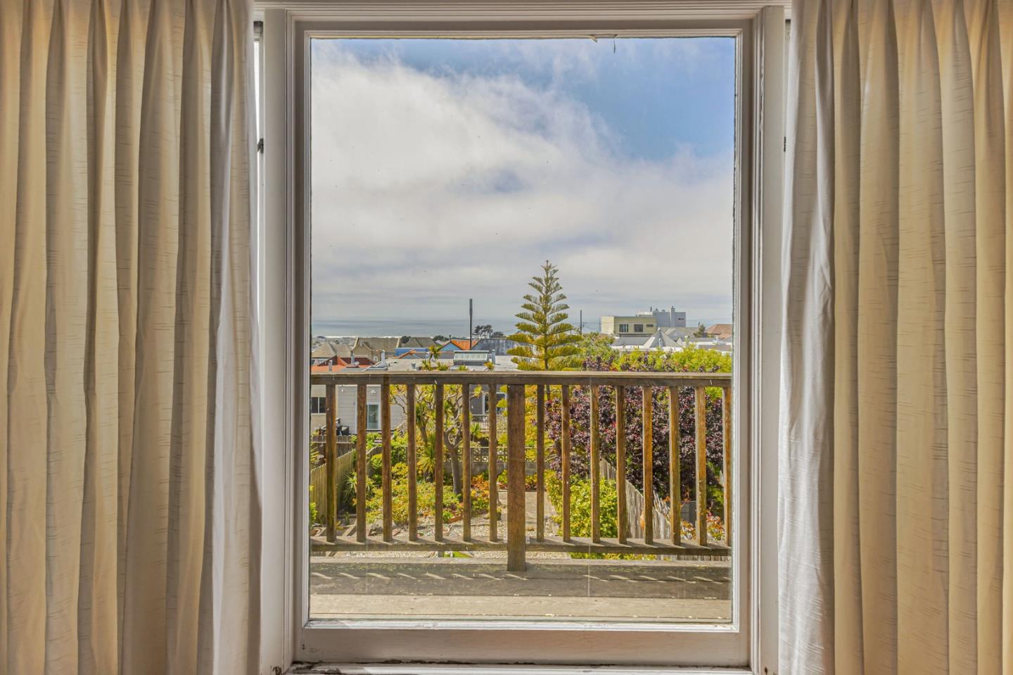 Detail Gallery Image 14 of 74 For 1731 32nd Ave, San Francisco,  CA 94122 - 2 Beds | 1/1 Baths