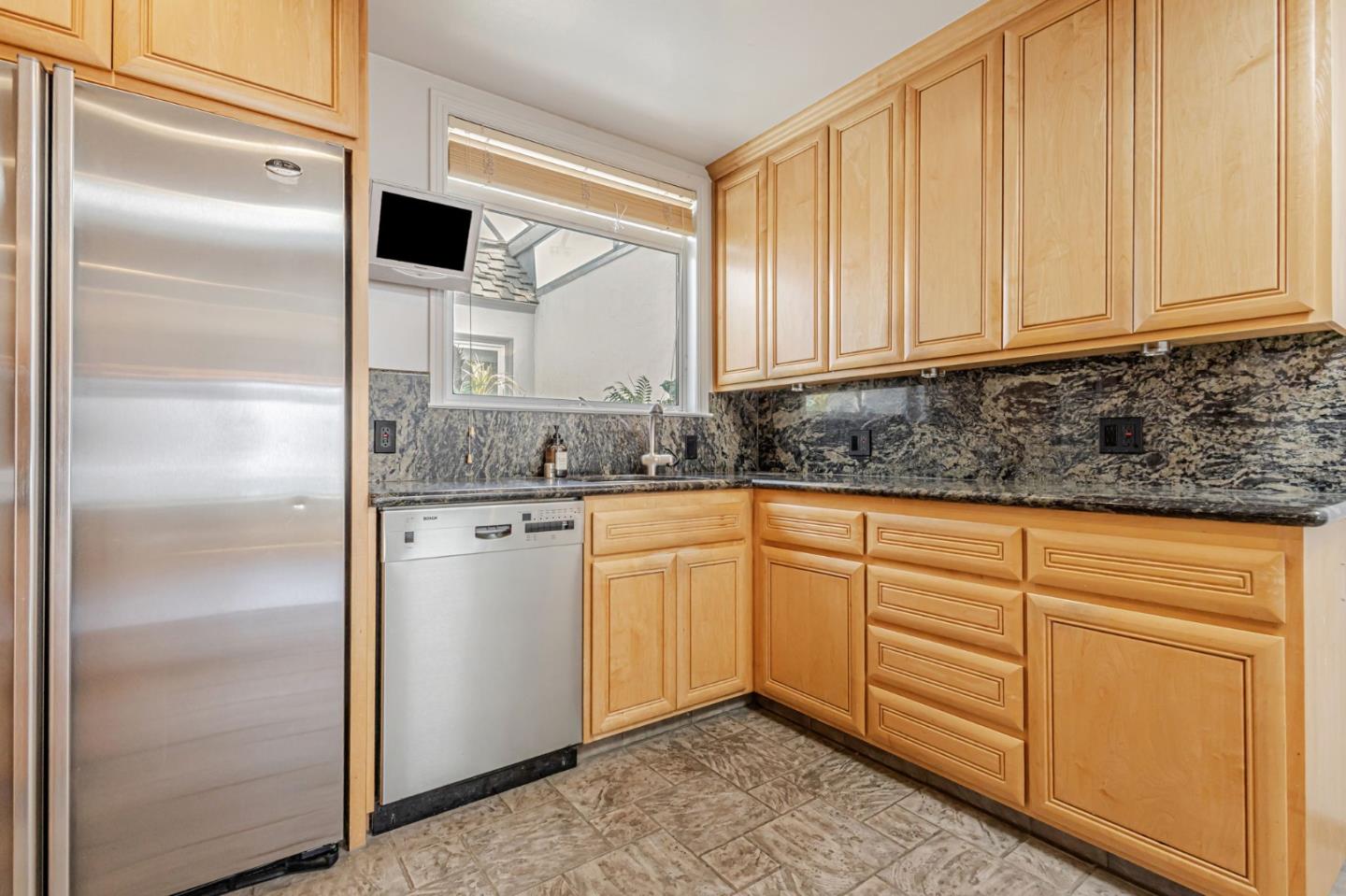 Detail Gallery Image 17 of 74 For 1731 32nd Ave, San Francisco,  CA 94122 - 2 Beds | 1/1 Baths