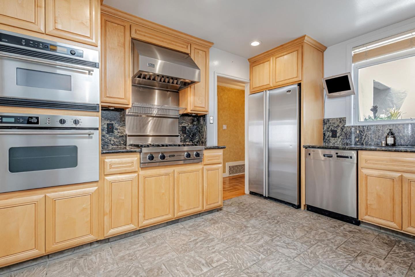 Detail Gallery Image 18 of 74 For 1731 32nd Ave, San Francisco,  CA 94122 - 2 Beds | 1/1 Baths