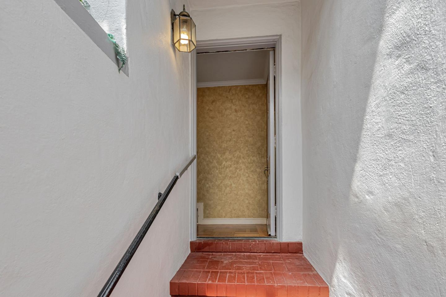 Detail Gallery Image 8 of 74 For 1731 32nd Ave, San Francisco,  CA 94122 - 2 Beds | 1/1 Baths