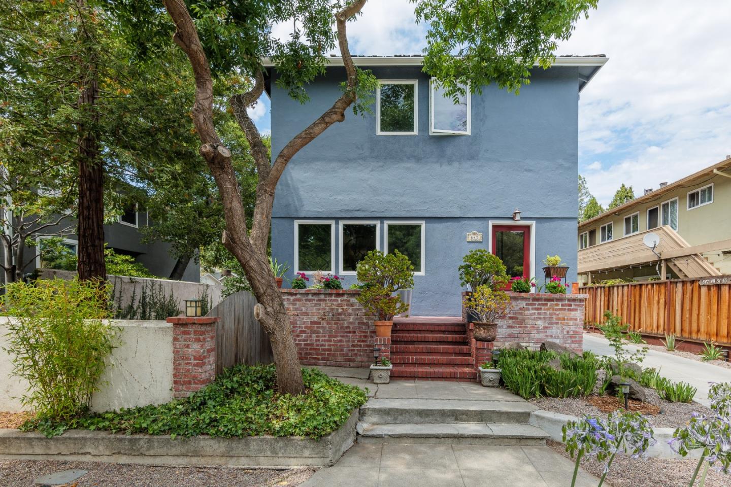 Detail Gallery Image 1 of 29 For 643 Channing Ave, Palo Alto,  CA 94301 - – Beds | – Baths