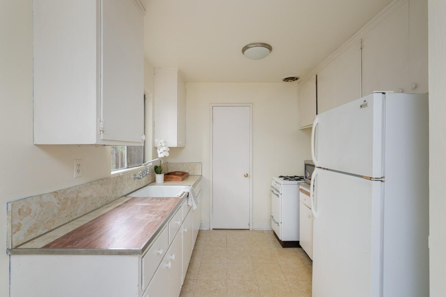 Detail Gallery Image 23 of 29 For 643 Channing Ave, Palo Alto,  CA 94301 - – Beds | – Baths