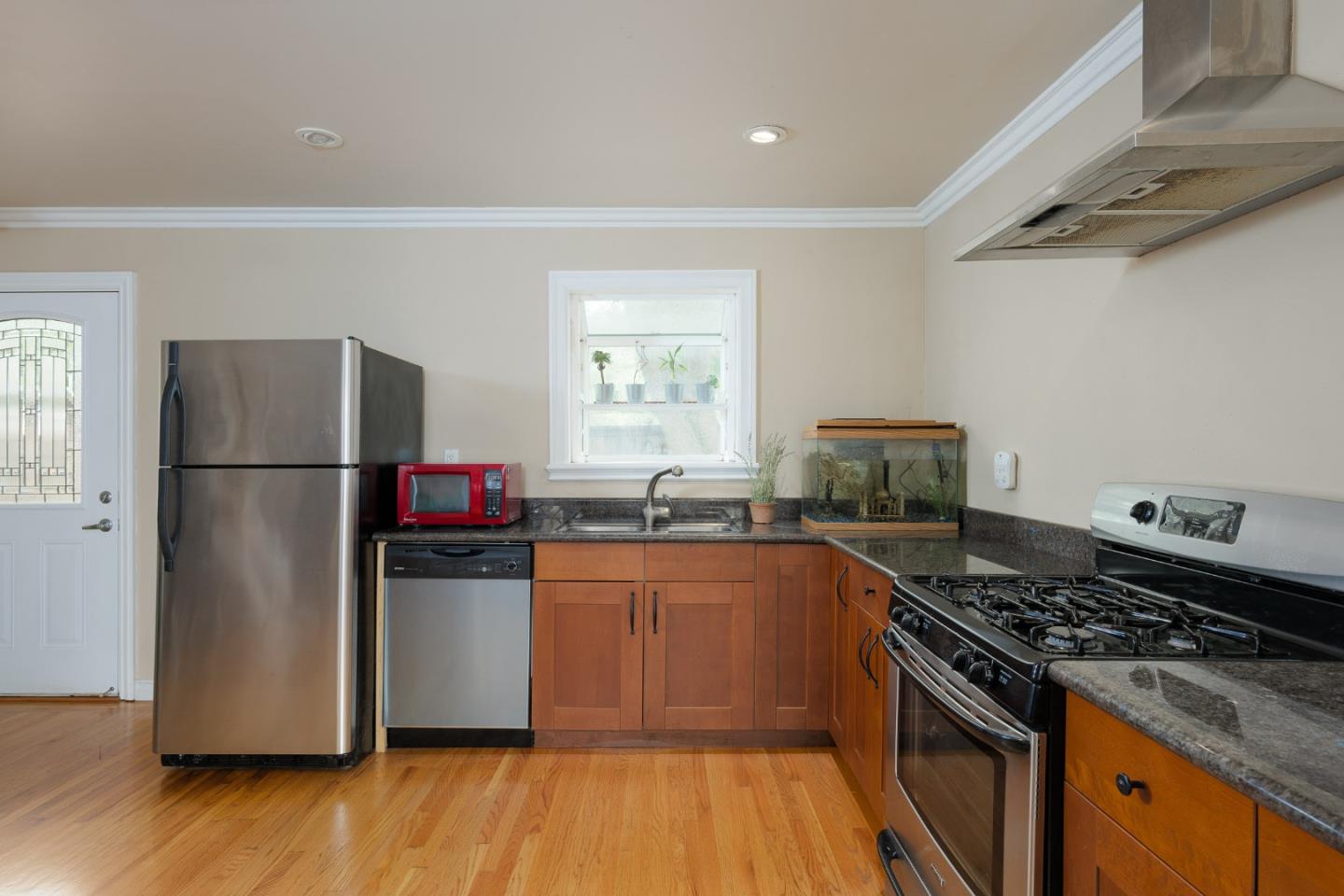 Detail Gallery Image 27 of 29 For 643 Channing Ave, Palo Alto,  CA 94301 - – Beds | – Baths