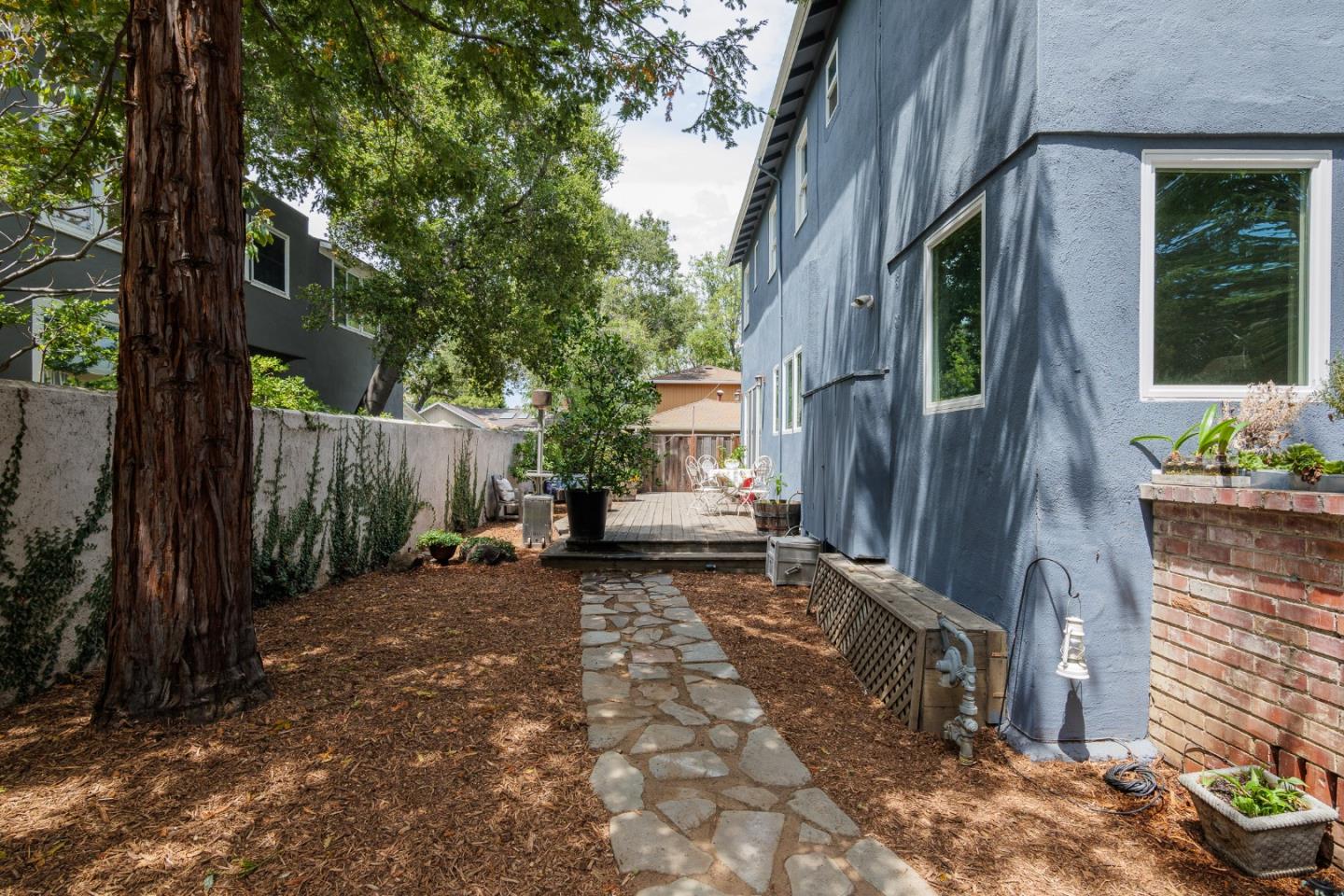 Detail Gallery Image 4 of 29 For 643 Channing Ave, Palo Alto,  CA 94301 - – Beds | – Baths