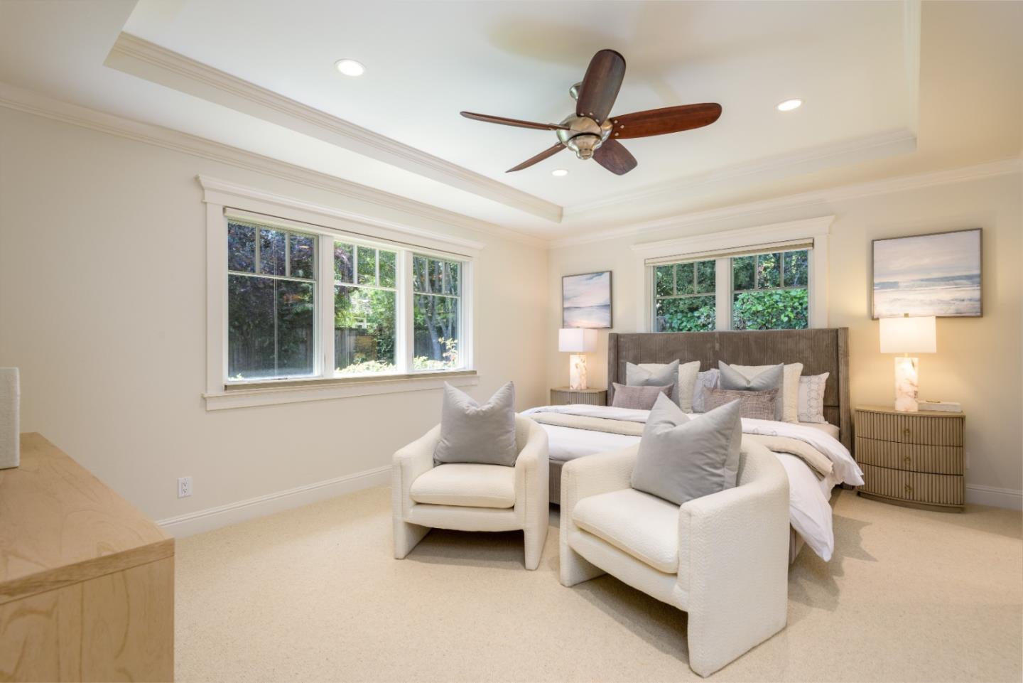 Detail Gallery Image 10 of 20 For 1674 Oak Ave, Menlo Park,  CA 94025 - 4 Beds | 2/1 Baths