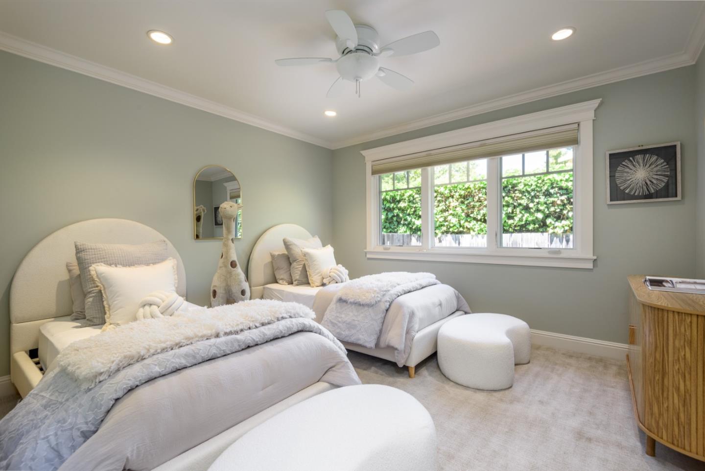 Detail Gallery Image 17 of 20 For 1674 Oak Ave, Menlo Park,  CA 94025 - 4 Beds | 2/1 Baths