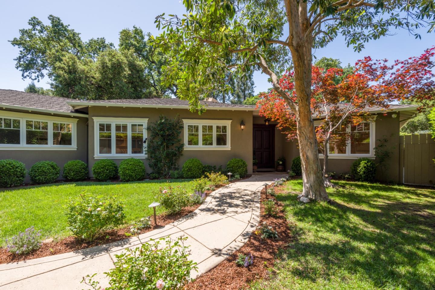 Detail Gallery Image 2 of 20 For 1674 Oak Ave, Menlo Park,  CA 94025 - 4 Beds | 2/1 Baths