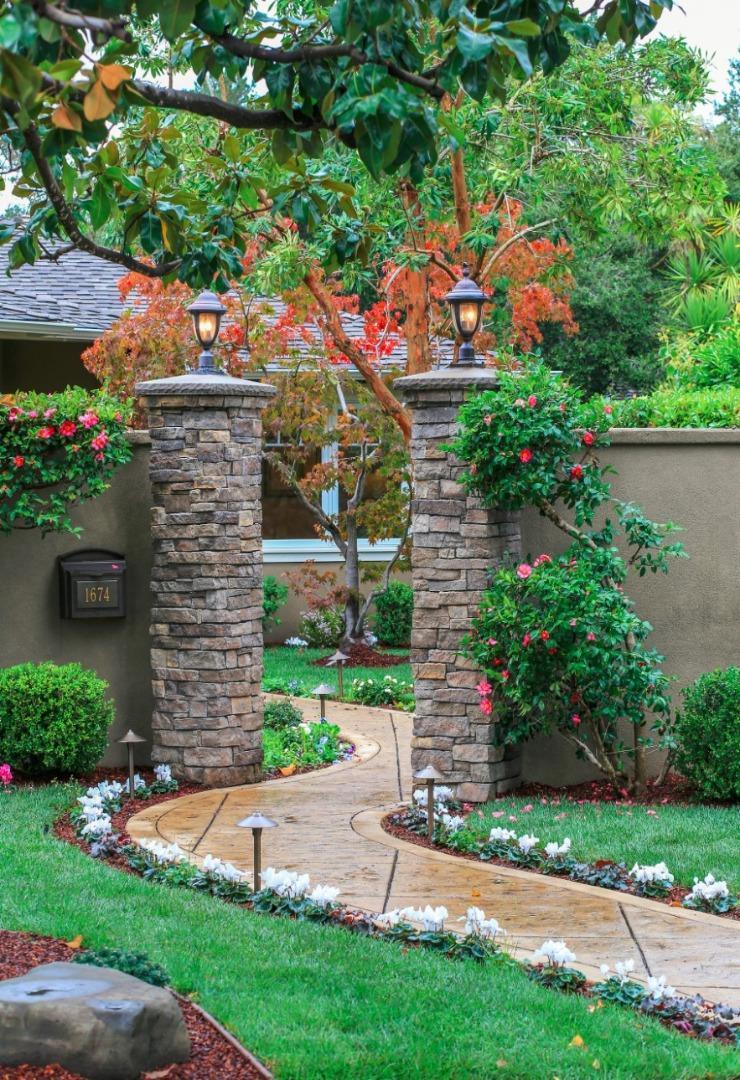 Detail Gallery Image 20 of 20 For 1674 Oak Ave, Menlo Park,  CA 94025 - 4 Beds | 2/1 Baths