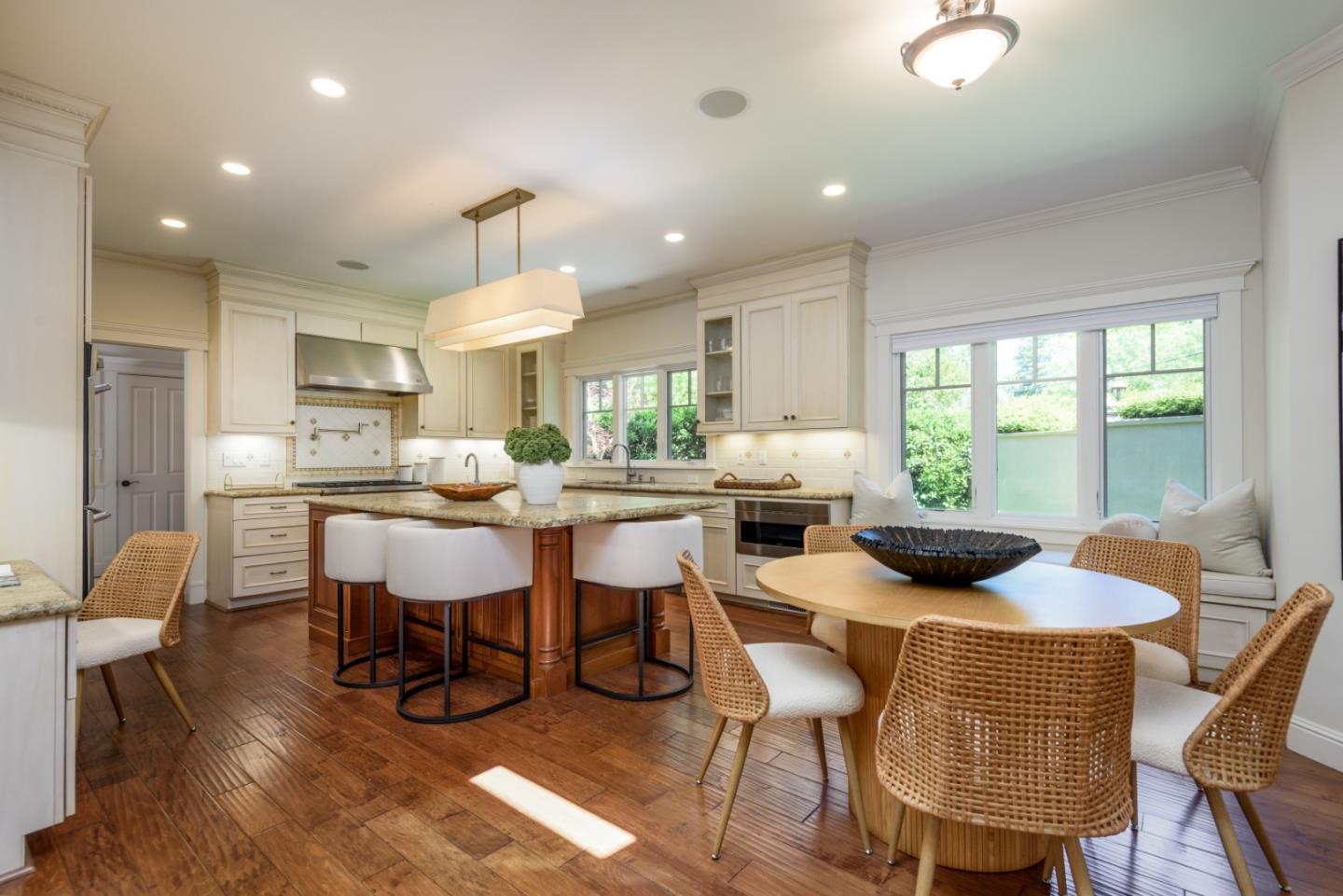 Detail Gallery Image 7 of 20 For 1674 Oak Ave, Menlo Park,  CA 94025 - 4 Beds | 2/1 Baths