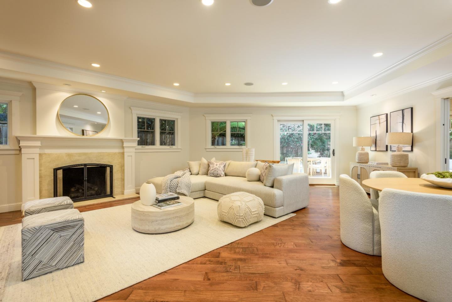 Detail Gallery Image 8 of 20 For 1674 Oak Ave, Menlo Park,  CA 94025 - 4 Beds | 2/1 Baths
