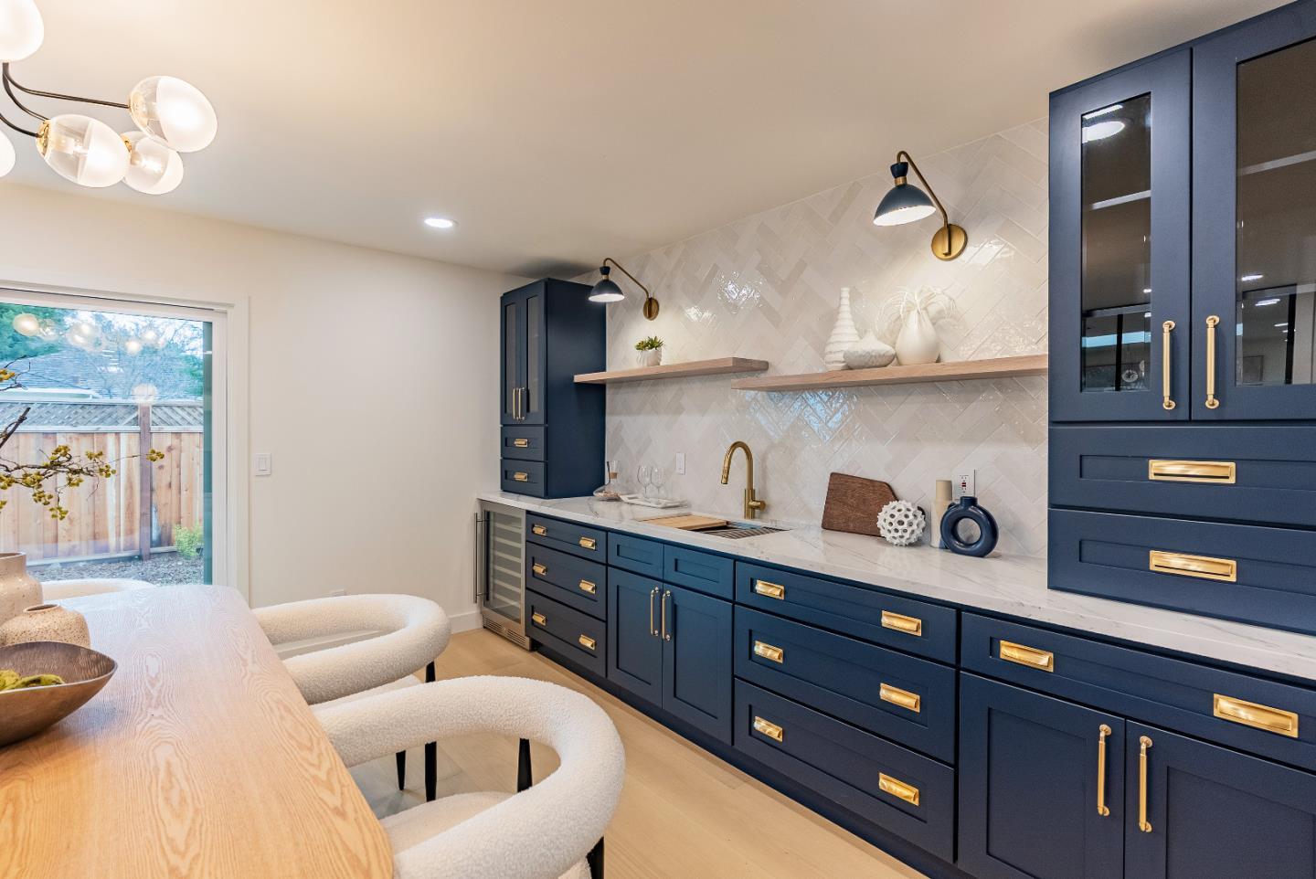 Detail Gallery Image 16 of 58 For 2083 Louise Ln, Los Altos,  CA 94024 - 4 Beds | 3/1 Baths