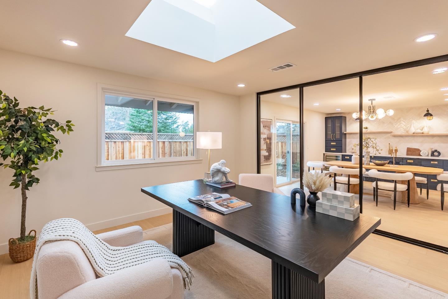 Detail Gallery Image 19 of 58 For 2083 Louise Ln, Los Altos,  CA 94024 - 4 Beds | 3/1 Baths