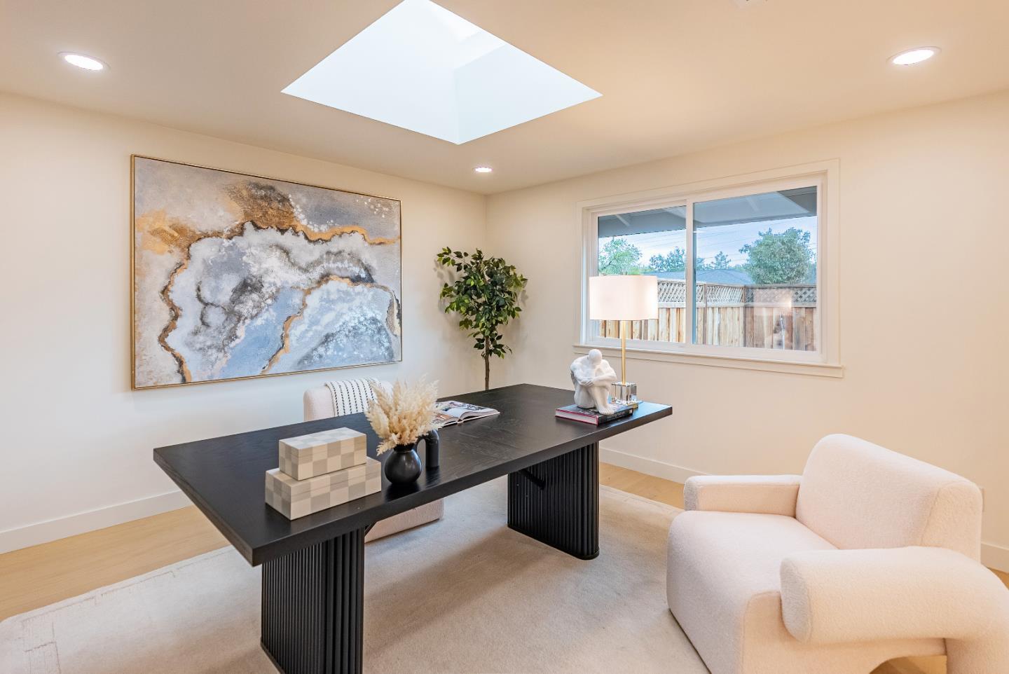 Detail Gallery Image 20 of 58 For 2083 Louise Ln, Los Altos,  CA 94024 - 4 Beds | 3/1 Baths