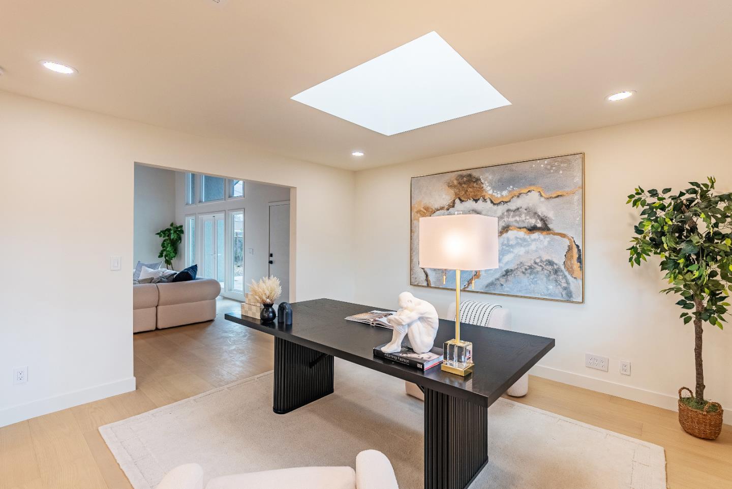 Detail Gallery Image 21 of 58 For 2083 Louise Ln, Los Altos,  CA 94024 - 4 Beds | 3/1 Baths